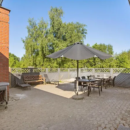 3 Bedroom Amazing In Farso * Hvalpsund