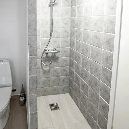 3 Bedroom Amazing In Farsø